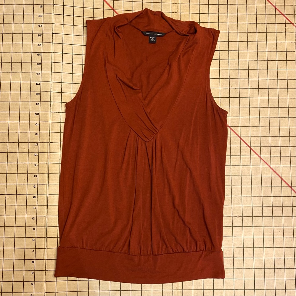 Banana Republic sleeveless top size M, warm cinnamon color